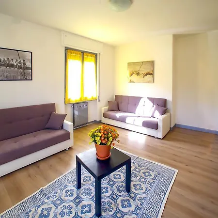Central Plaza Apartament * Colico