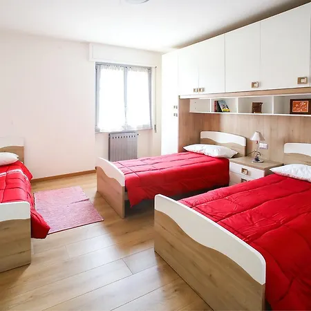 Central Plaza Apartament Apartman Colico
