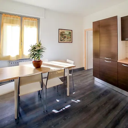 Central Plaza Apartament Colico